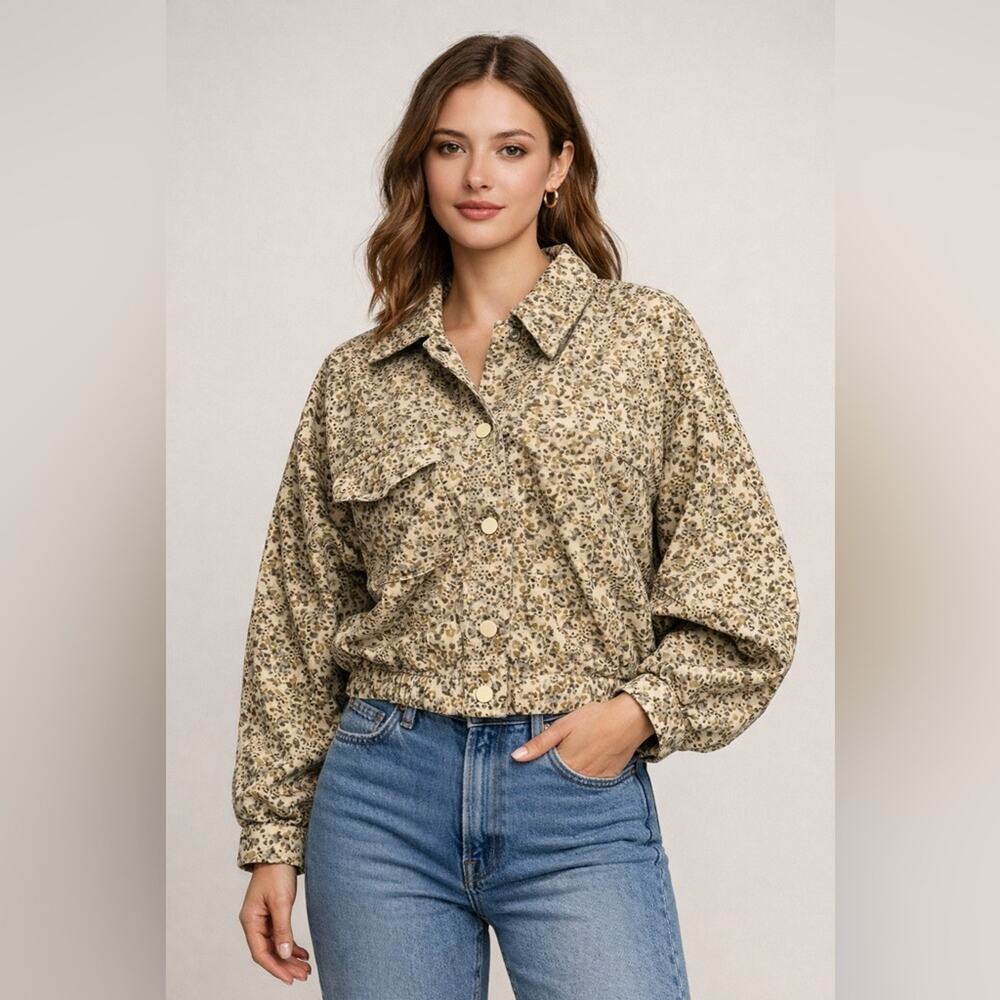 Solitaire Size L Neutral Tan Floral Embroidered Snap Front Cropped Jacket Top